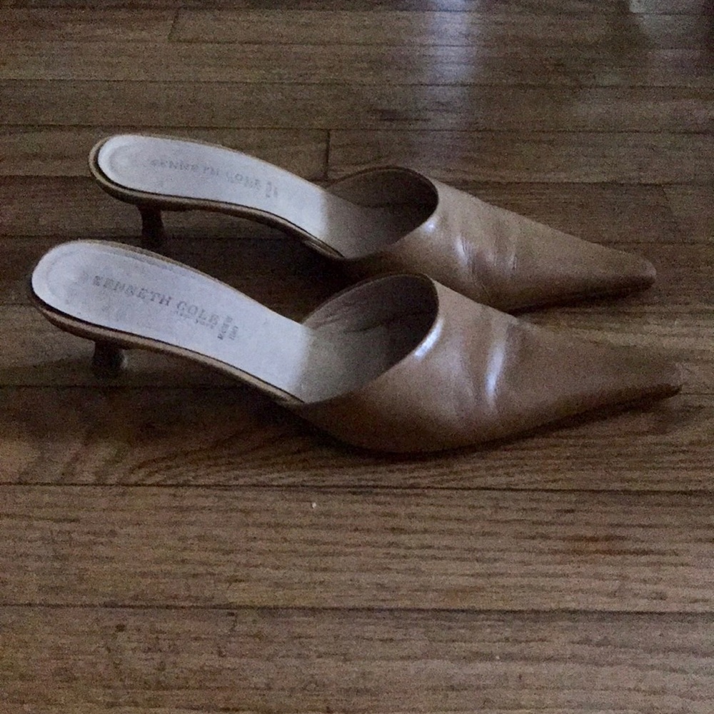 Kenneth Cole Vero Cuoio Size 7.5 Heels - Picture 4 of 4